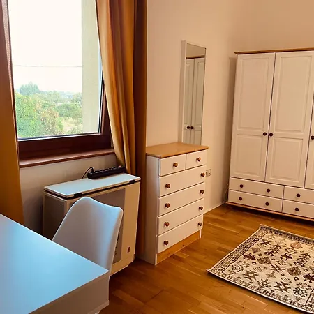 شقة Zsolnay Walk-up *